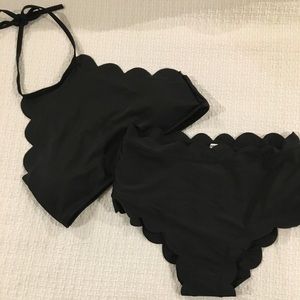 ✨Trendy Scallop Swimsuit-S-NWT✨